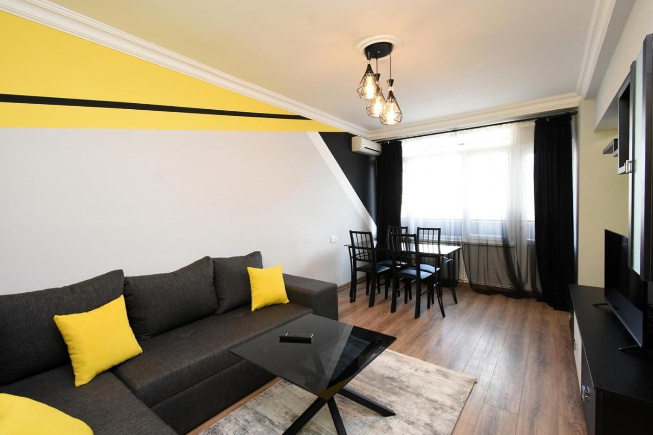 Positive Apartment In Center Of Yerevan City Exterior foto